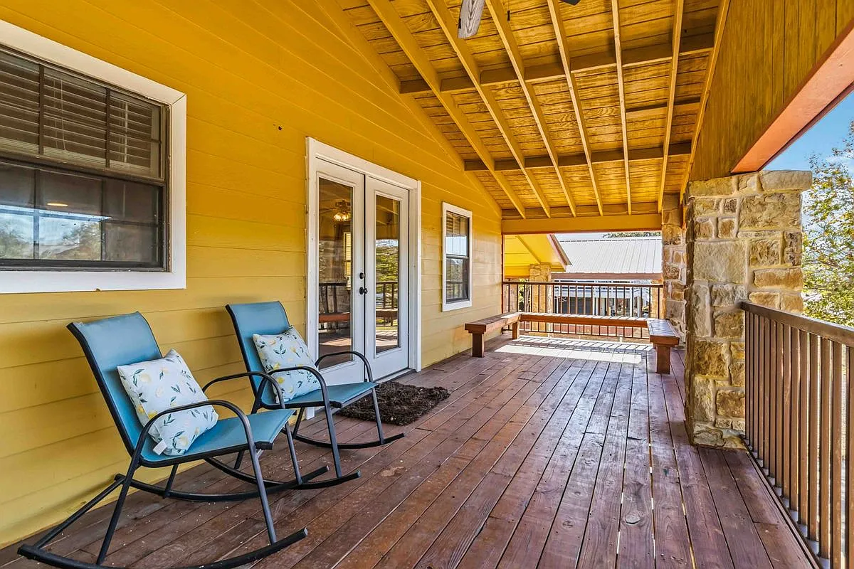5 bed, 3.0 bath, 1920 sqft, $2,300 — Photo 1