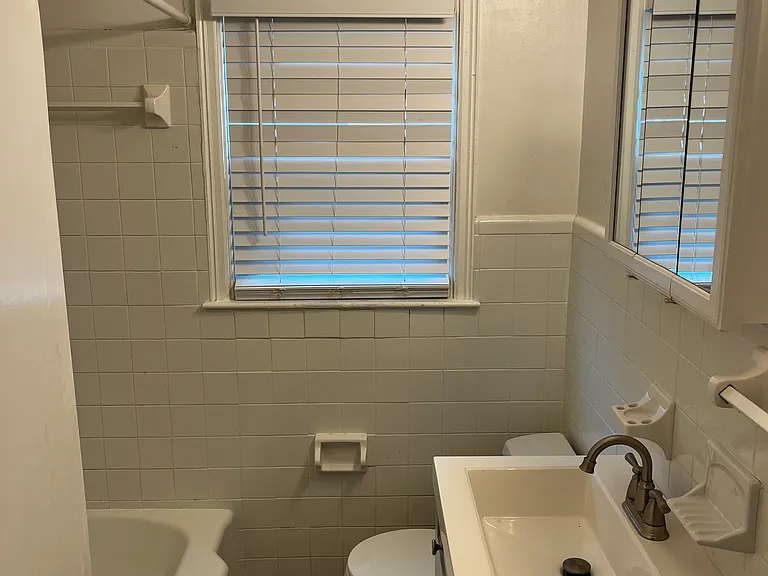 1030 McClain Dr — Photo 4