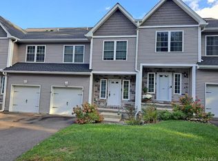 807 Fairway Ct UNIT 94, New Windsor, NY 12553