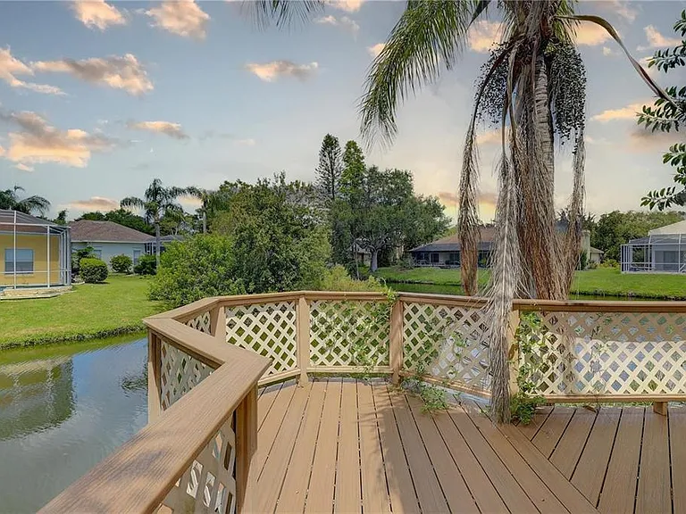 2208 Hampstead Ct — Photo 52
