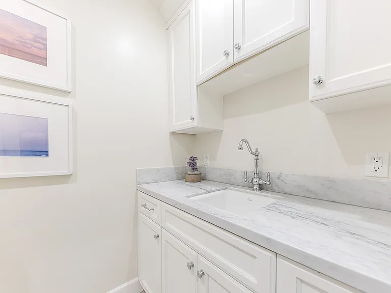 325 W Bellevue Dr — Photo 50