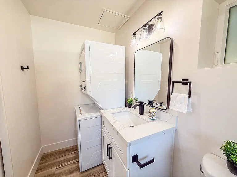 2519 Columbia Street — Photo 16