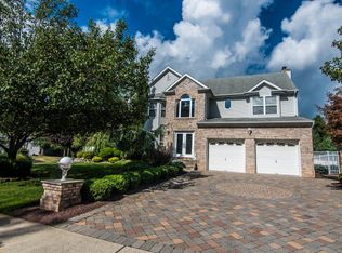 1 Carrington Ct, Matawan, NJ 07747