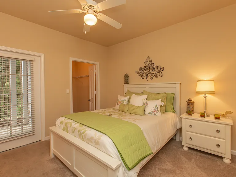 Arbor Place Apartments — Photo 17