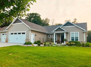 3499 Yorkshire Rd, Green Bay, WI 54311