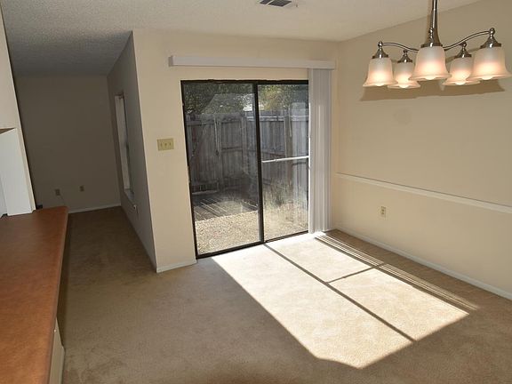 DINING ROOM / PATIO