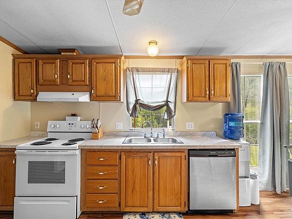 4th image of 3995 Slusher Ln