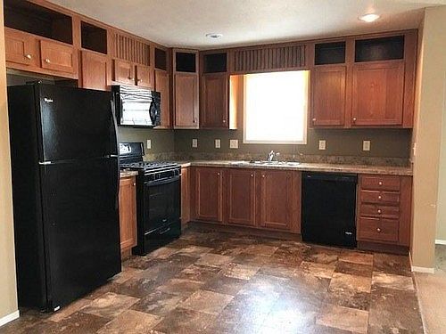 2nd image of 338 Pin Oak Dr