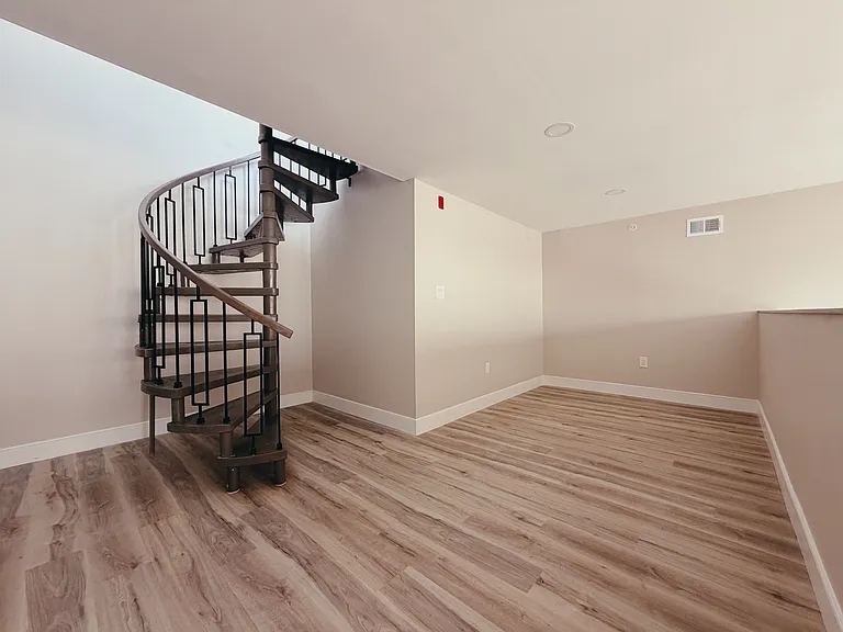 2720 W Thompson St #H — Photo 8
