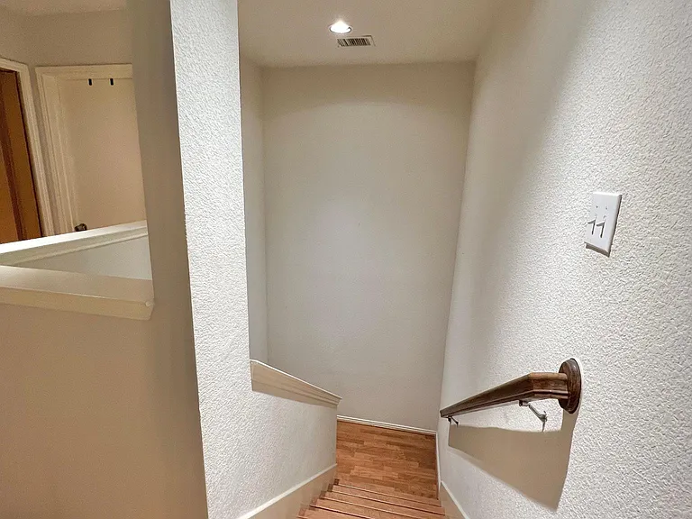 925 Jamie Dr — Photo 22