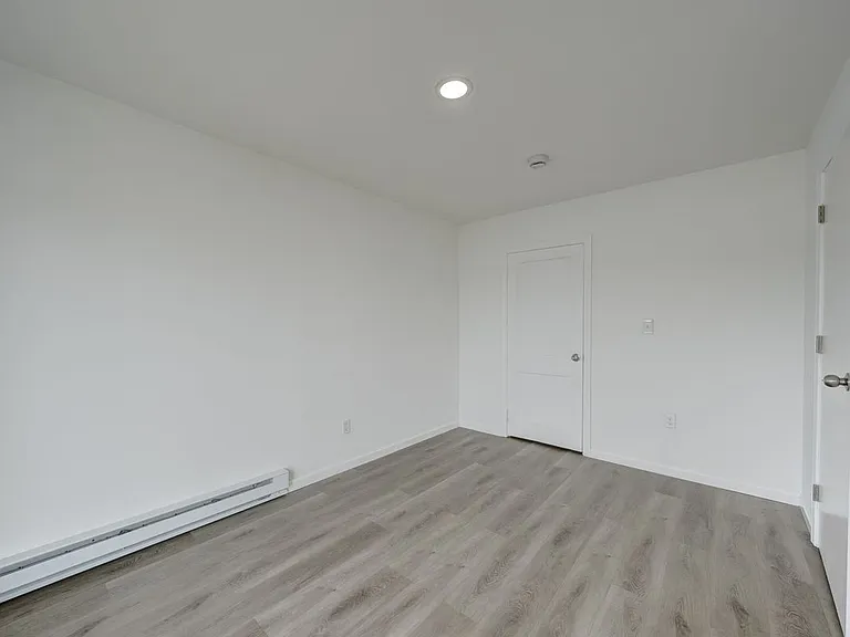 41 E High St #31 — Photo 10