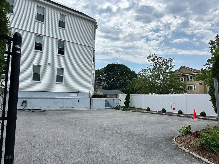 327 Hamilton St #2 — Photo 2
