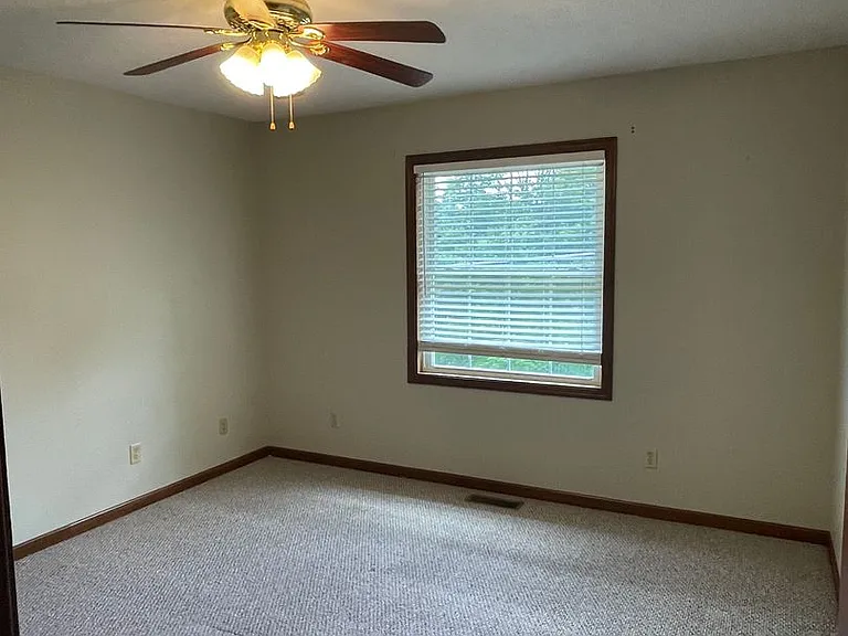 5233A Beechcrest Dr — Photo 12