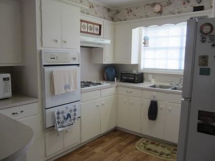 4th image of 2501 Willow Bend Dr