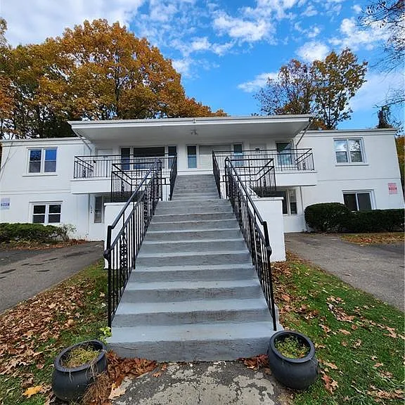 126 Goddard Ave #B — Photo 3