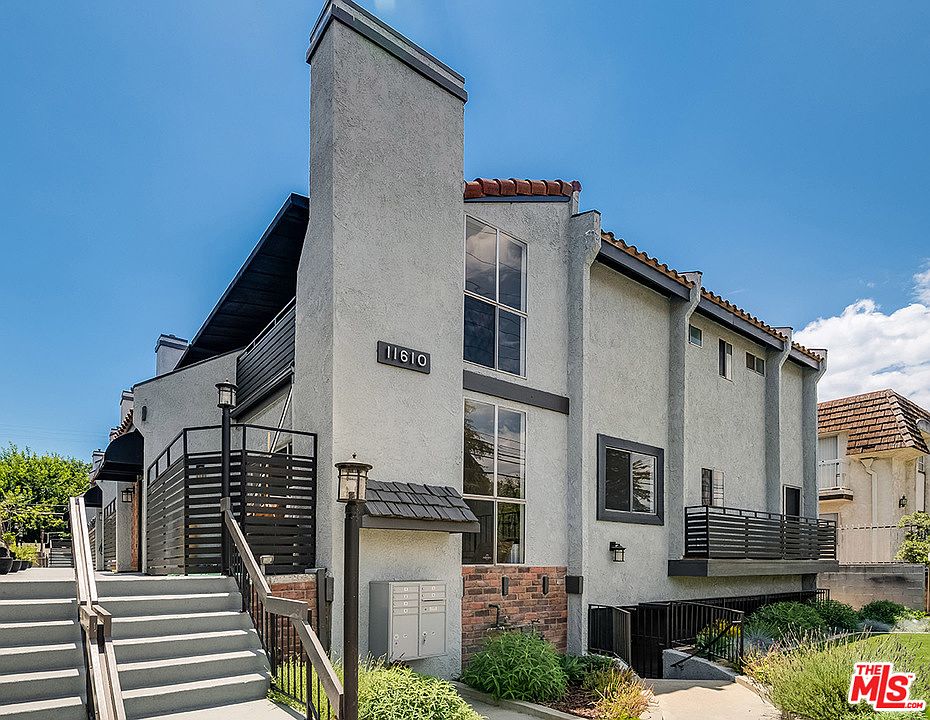 1st image of 11610 Moorpark St APT 3