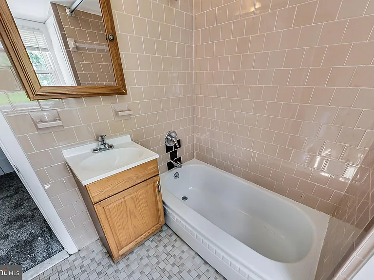 6641 Barrett Rd — Photo 26