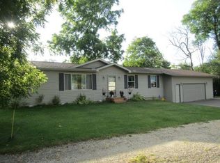 120 W Mill St, Poynette, WI 53955