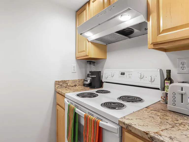 1231 F St NE #B — Photo 7