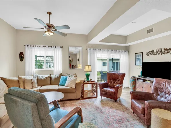 532 7th Sq APT 101, Vero Beach, FL 32962