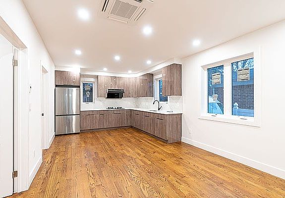 4th image of 14-15 209th St #1