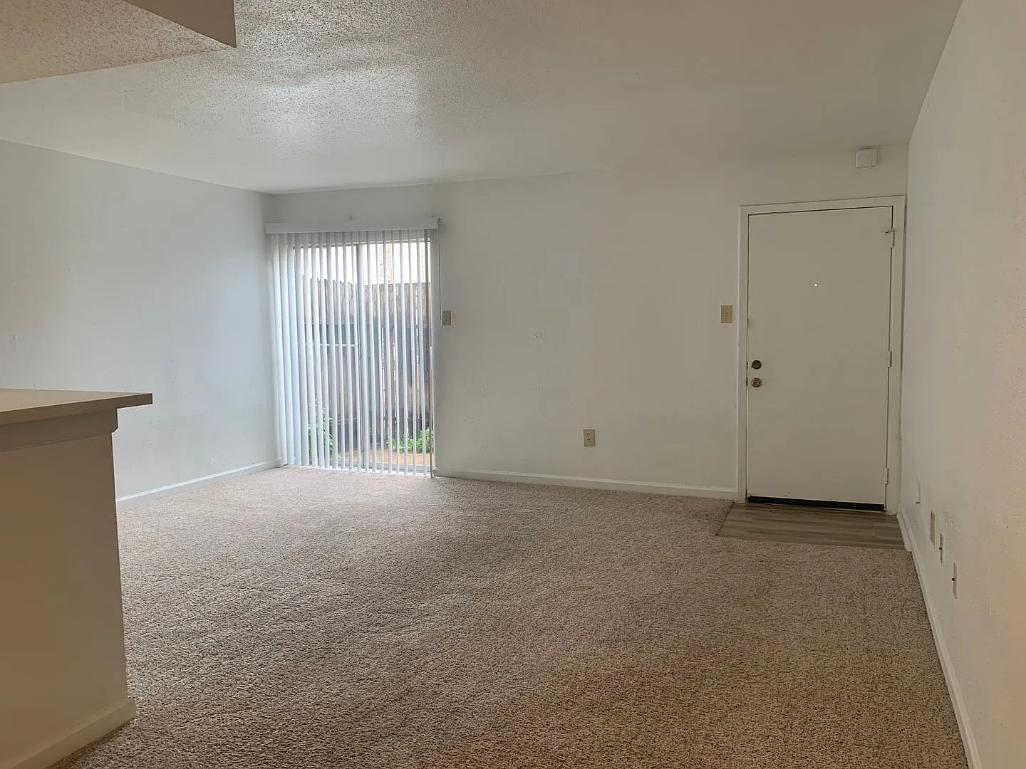 Emerald Cove Apartments — Photo 4