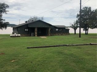 1563 Roushey Ln, Graford, TX 76449