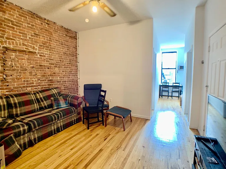 912 Washington St #2 — Photo 4