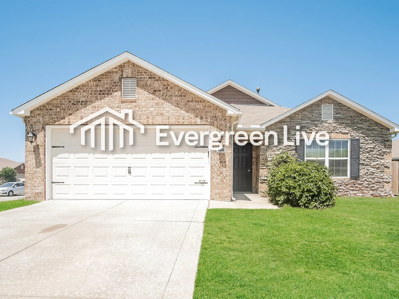 3 bed, 2.0 bath, 1525 sqft, $1,645 — Photo 2