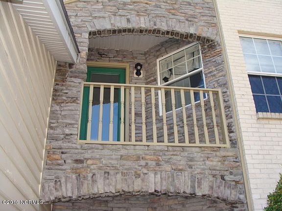 3rd image of 3120 Lakeside Commons Drive SE