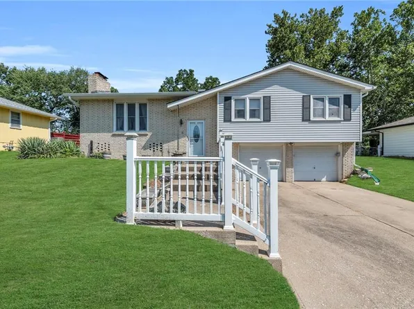 7914 Rowland Ave, Kansas City, KS 66109