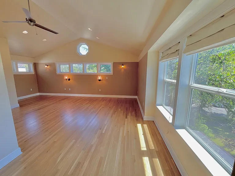 Expansive views from the sitting area (or gym, yoga studio or office!)