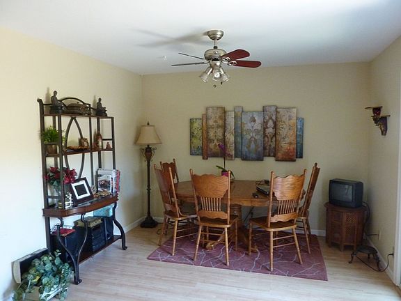 4th image of 22587 Royal Oak Way