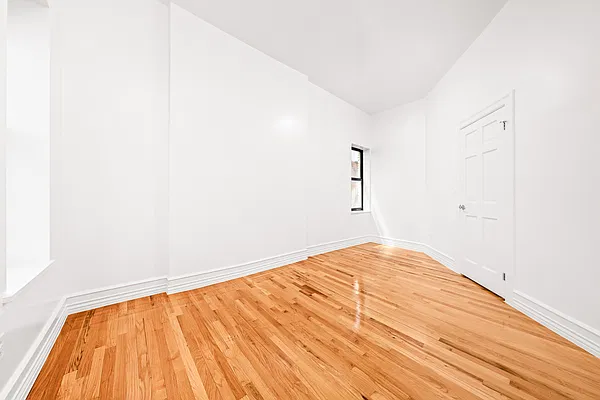 Rented by REAL New York | media 3