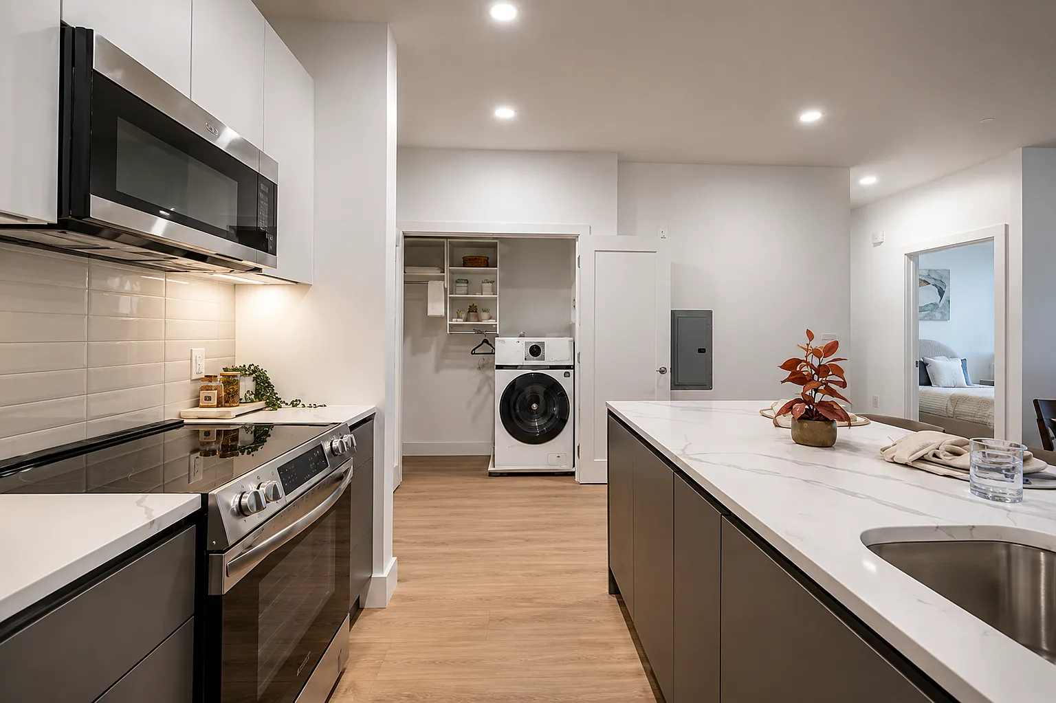 1 bed, 789 sqft, $2,342 — Photo 3