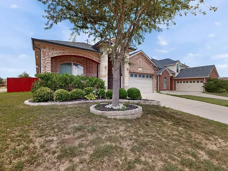 7516 Red Stag St — Photo 2