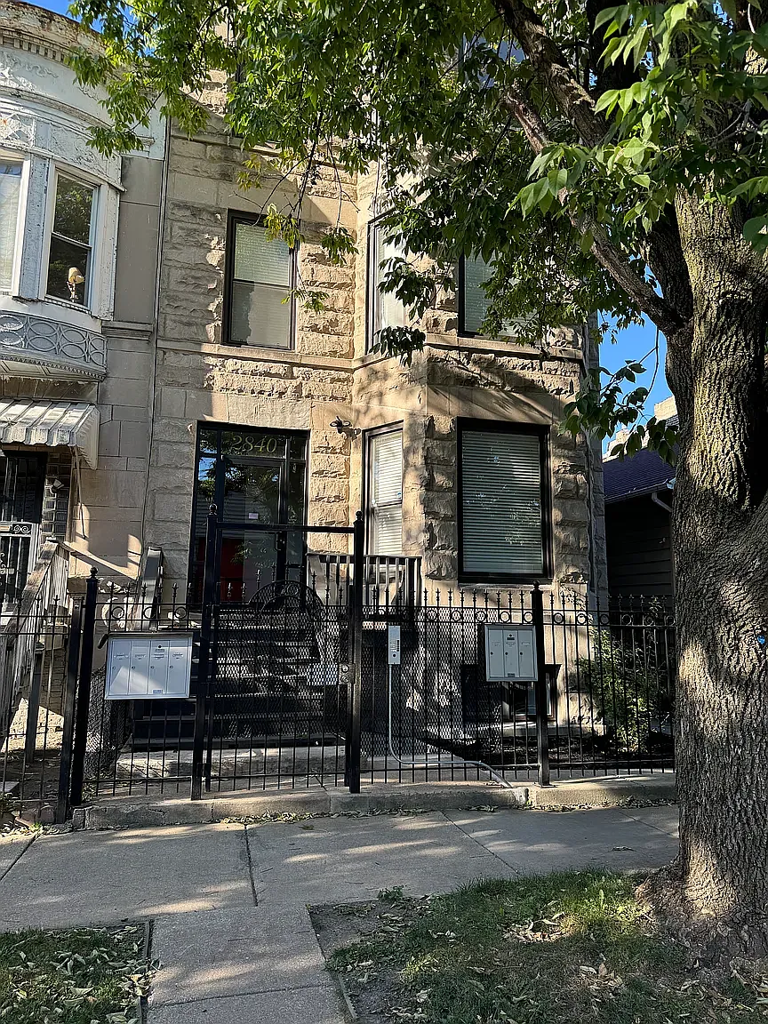 2 bed, 650 sqft, $1,600 — Photo 1