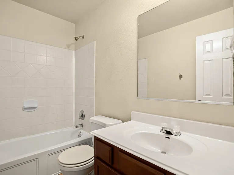 18716 Derby Hill Ln — Photo 24
