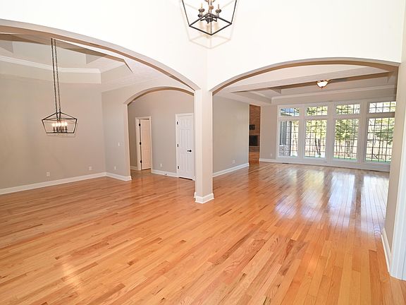 4th image of 8460 Shepardson Creek Dr