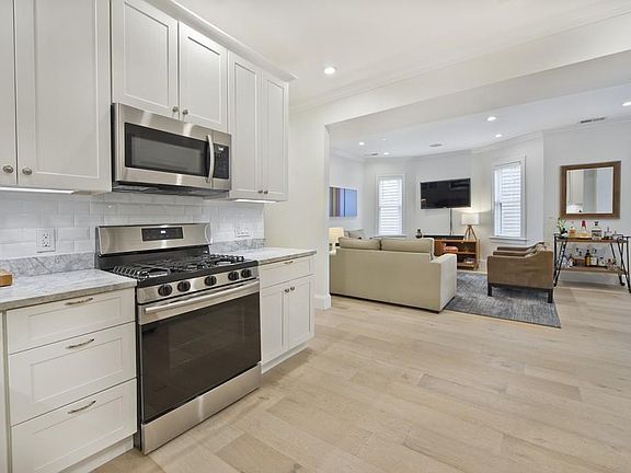 3rd image of 21 Peverell St #2