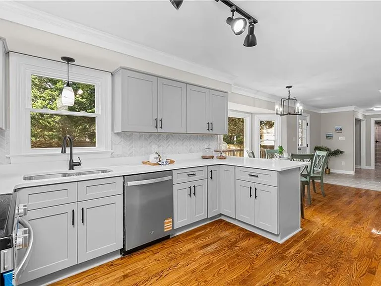 1605 Dey Cove Dr — Photo 5