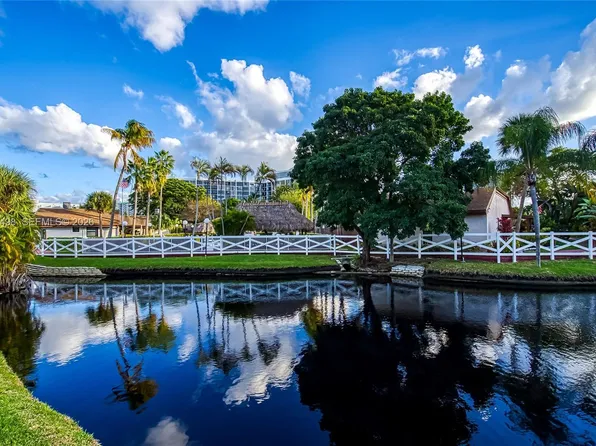 2669 S Parkview Dr, Hallandale, FL 33009