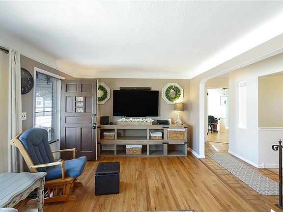 3rd image of 1736 Drenik Dr