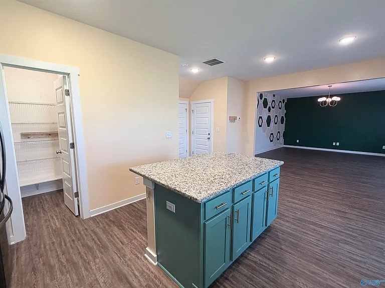 4200 Textile Ln SW — Photo 8