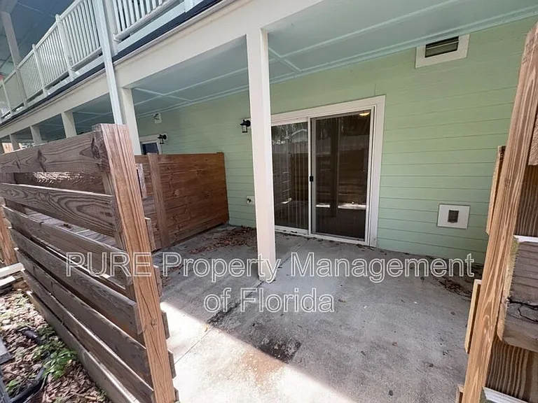318 NE 7th Ter #102 — Photo 19