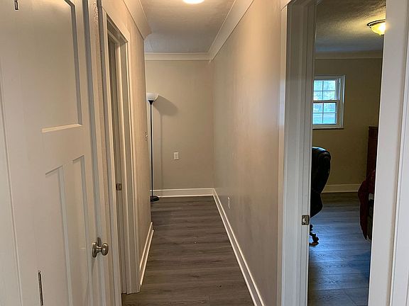 3rd image of 8405 Thornhill Dr