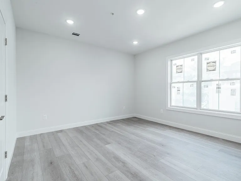 144 Bergen Ave #2A — Photo 26