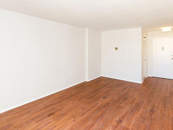 3rd image of 1420 N St NW