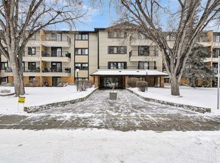 727 N 56th Ave SW #302, Calgary, AB T2V4Z8
