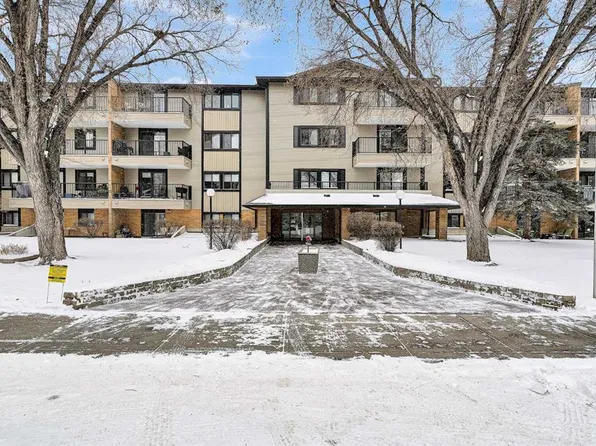 727 N 56th Ave SW #302, Calgary, AB T2V 4Z8